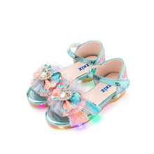 将图片加载到图库查看器,'Miracle Shine' LED Sandals