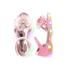 将图片加载到图库查看器,'Angel Crown' LED Sandals