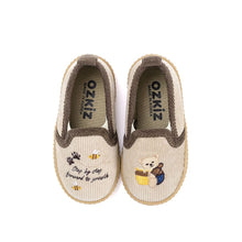 将图片加载到图库查看器,kids beige slip on shoes