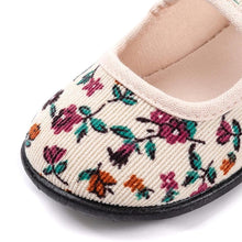 将图片加载到图库查看器,girls ivory slip on shoes