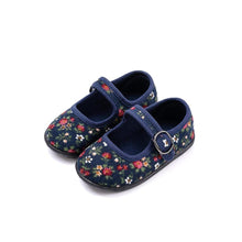 将图片加载到图库查看器,girls navy slip on shoes