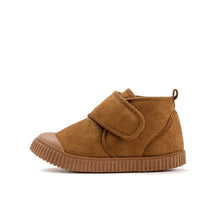 将图片加载到图库查看器,kids brown fur boots