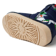 将图片加载到图库查看器,boys navy ugg boots