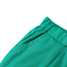 将图片加载到图库查看器，kids green pants
