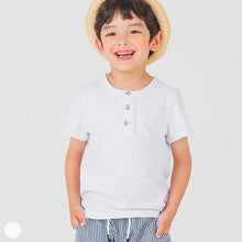 将图片加载到图库查看器，'Button' Basic Short Sleeve T-Shirt
