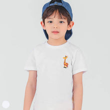 将图片加载到图库查看器，'Giraffe' Short Sleeve T-Shirt
