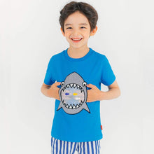 将图片加载到图库查看器，'Shark is Here' Top and Bottom Set
