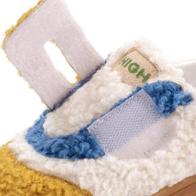 将图片加载到图库查看器，kids led fur sneakers
