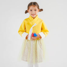 将图片加载到图库查看器，korean girls hanbok
