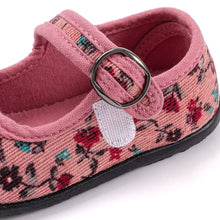 将图片加载到图库查看器，girls pink slip on shoes
