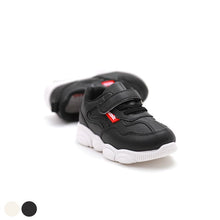 将图片加载到图库查看器，kids black sneakers
