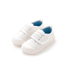 将图片加载到图库查看器，kids white slip-on shoes
