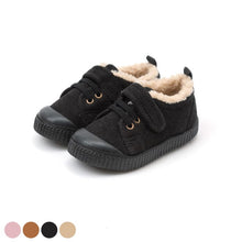 将图片加载到图库查看器，kids black fur sneakers
