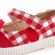 将图片加载到图库查看器，girls red checkered shoes
